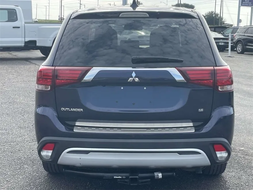 2020 Mitsubishi Outlander SE photo 1