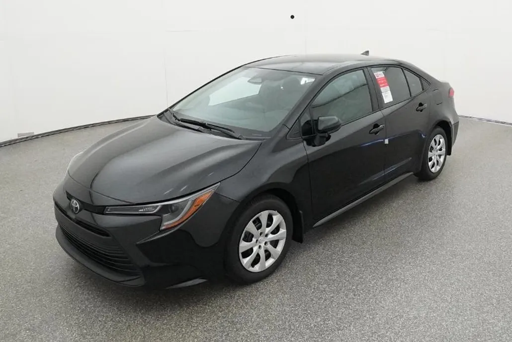 2025 Toyota Corolla LE photo 1