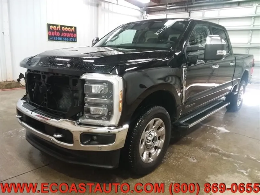 2023 Ford F-350 Lariat photo 1