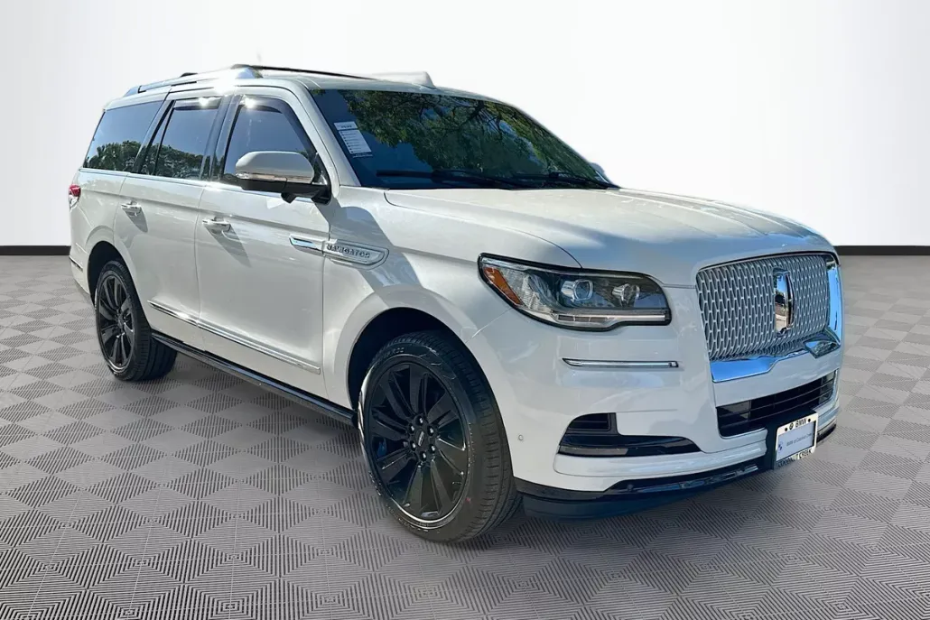 2023 Lincoln Navigator Reserve photo 1