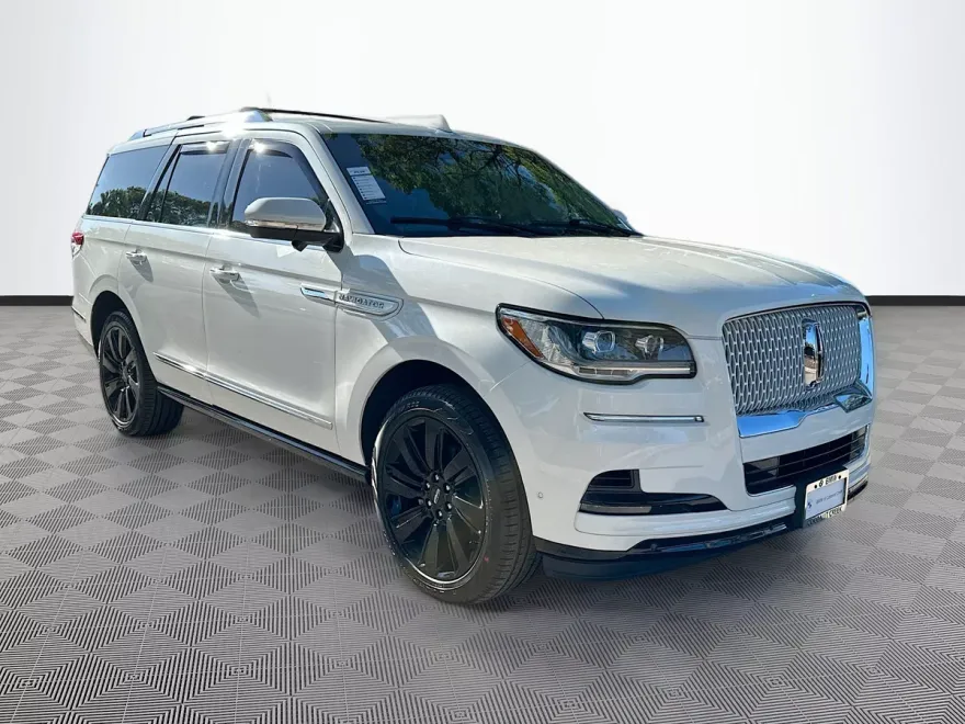 2023 Lincoln Navigator Reserve photo 1