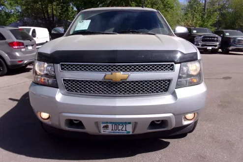 2012 Chevrolet Avalanche LT photo 2