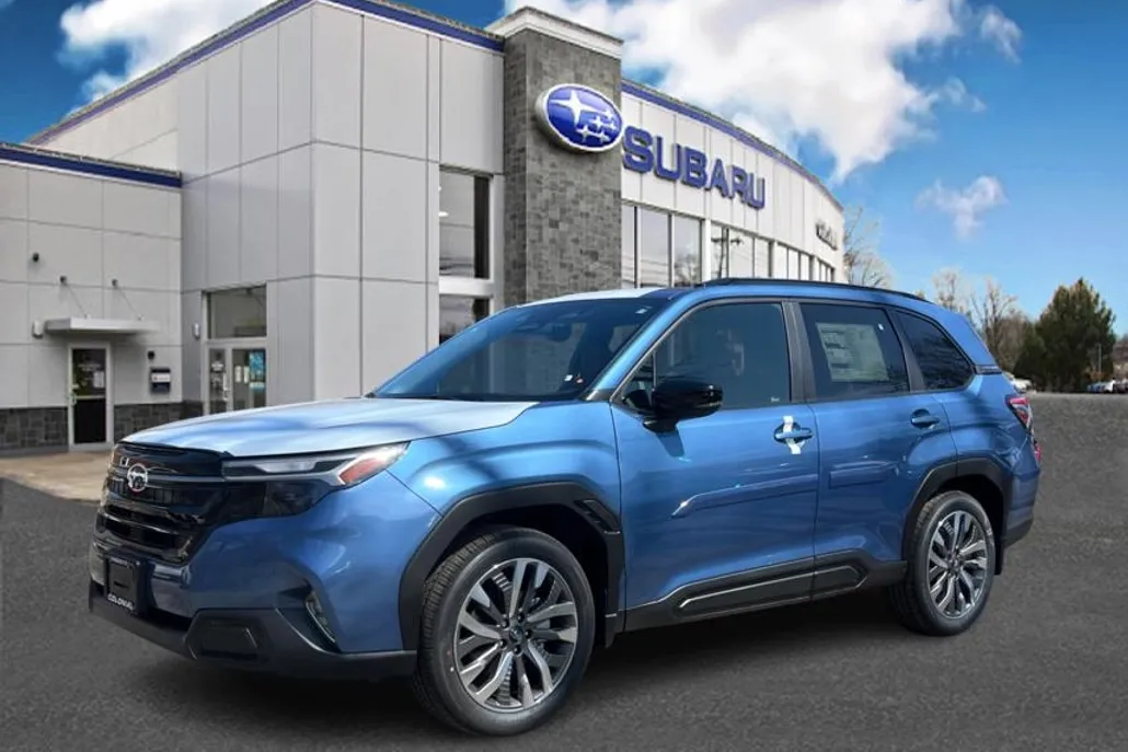 2025 Subaru Forester Touring photo 1