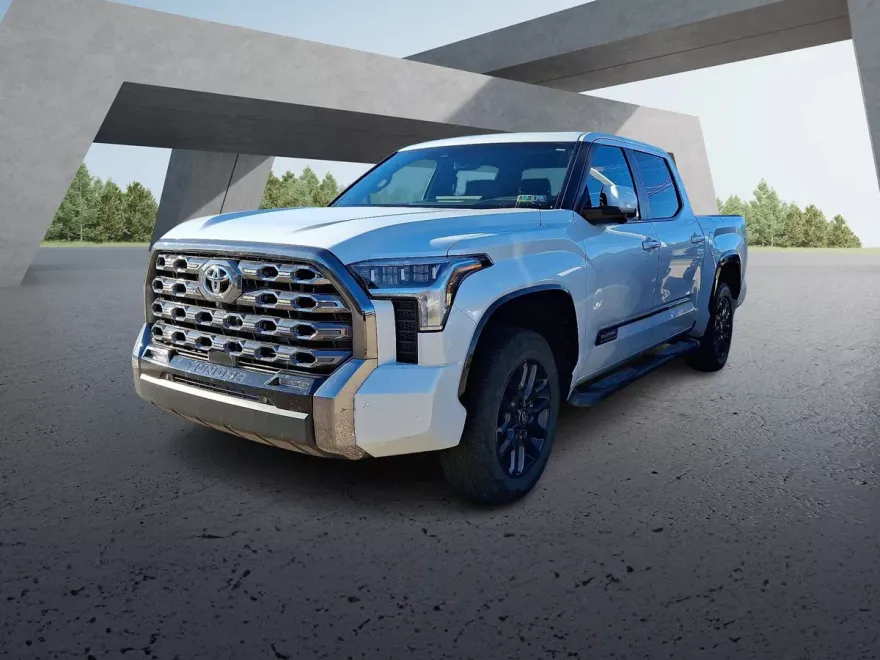 2025 Toyota Tundra Platinum CrewMax photo 1