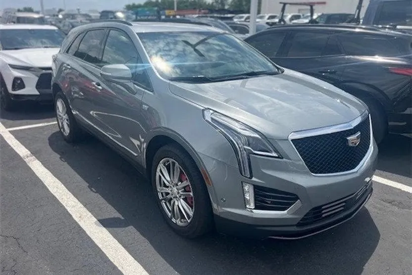 2023 Cadillac XT5 Sport photo 1