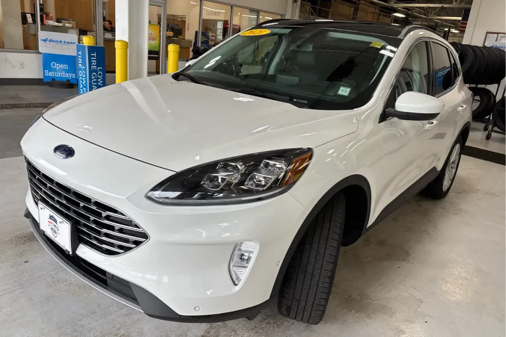 2021 Ford Escape Titanium Hybrid photo 1
