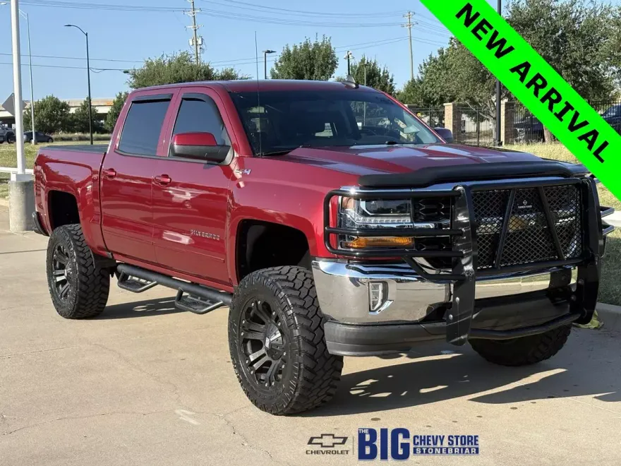 2018 Chevrolet Silverado 1500 LT photo 1