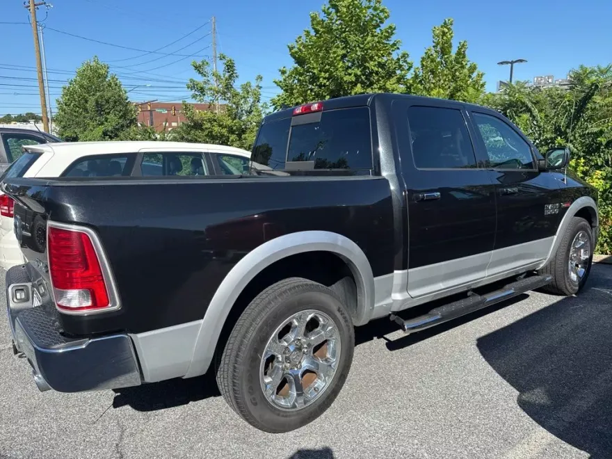 2016 Ram 1500 Laramie photo 1