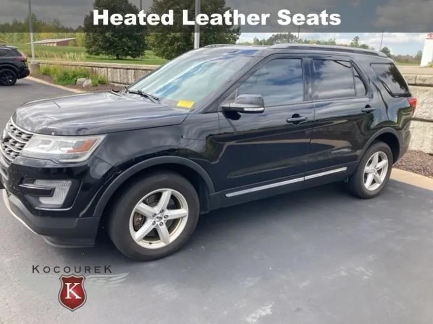 2017 Ford Explorer XLT photo 1