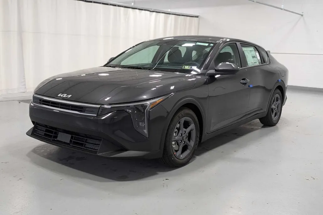 2025 Kia K4 LXS photo 1