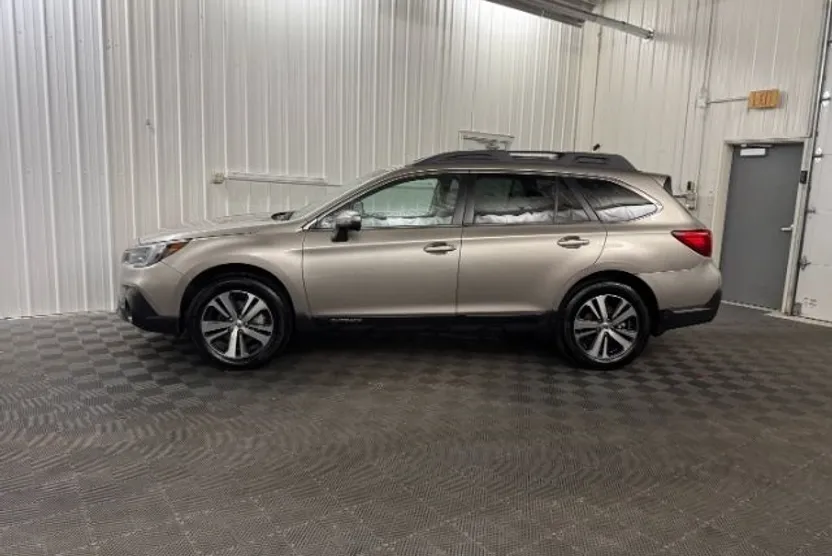 2018 Subaru Outback 3.6R Limited photo 1