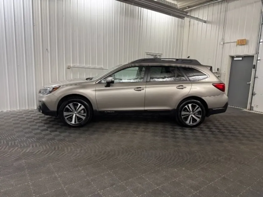 2018 Subaru Outback 3.6R Limited photo 1