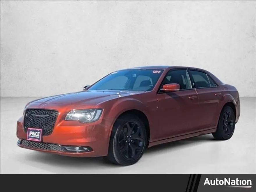 2021 Chrysler 300 photo 1