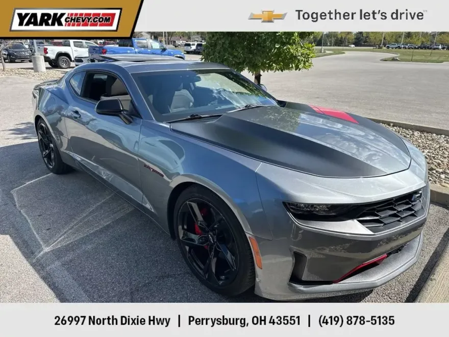 2021 Chevrolet Camaro 1LT Coupe photo 1