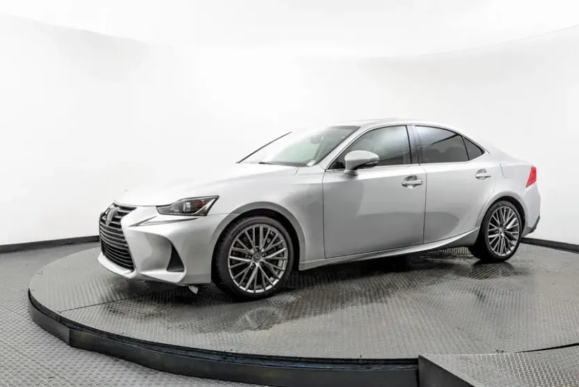 2017 Lexus IS 200t photo 1