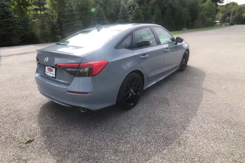 2022 Honda Civic Sport photo 1