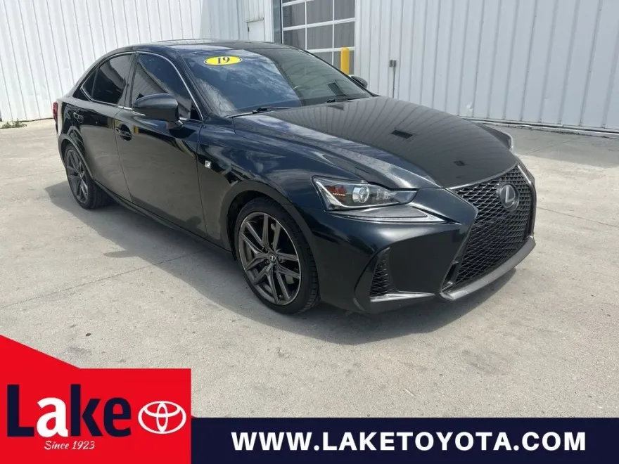 2019 Lexus IS 300 F SPORT photo 1