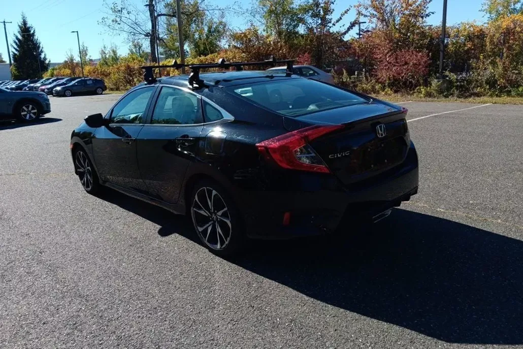 2020 Honda Civic Sport photo 1