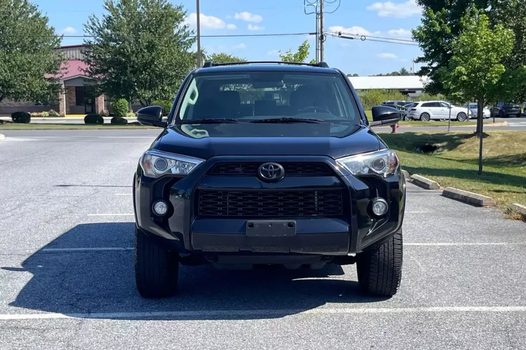 2019 Toyota 4Runner SR5 photo 1
