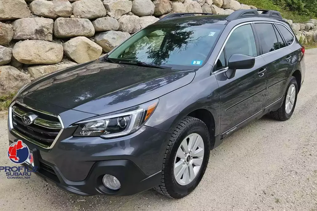 2019 Subaru Outback Premium 2.5i photo 1