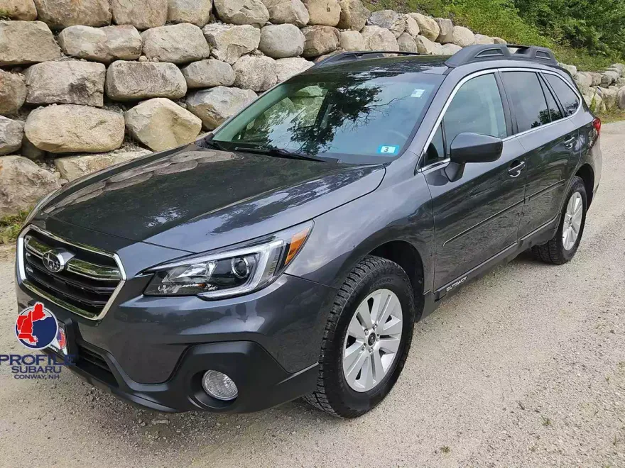 2019 Subaru Outback Premium 2.5i photo 1