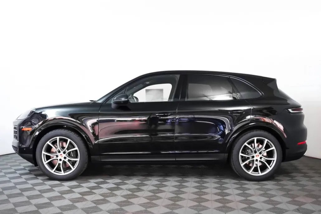 2025 Porsche Cayenne photo 1
