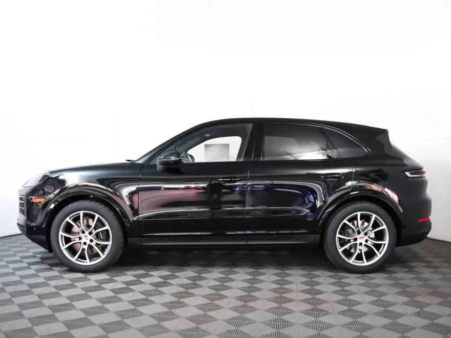 2025 Porsche Cayenne photo 1