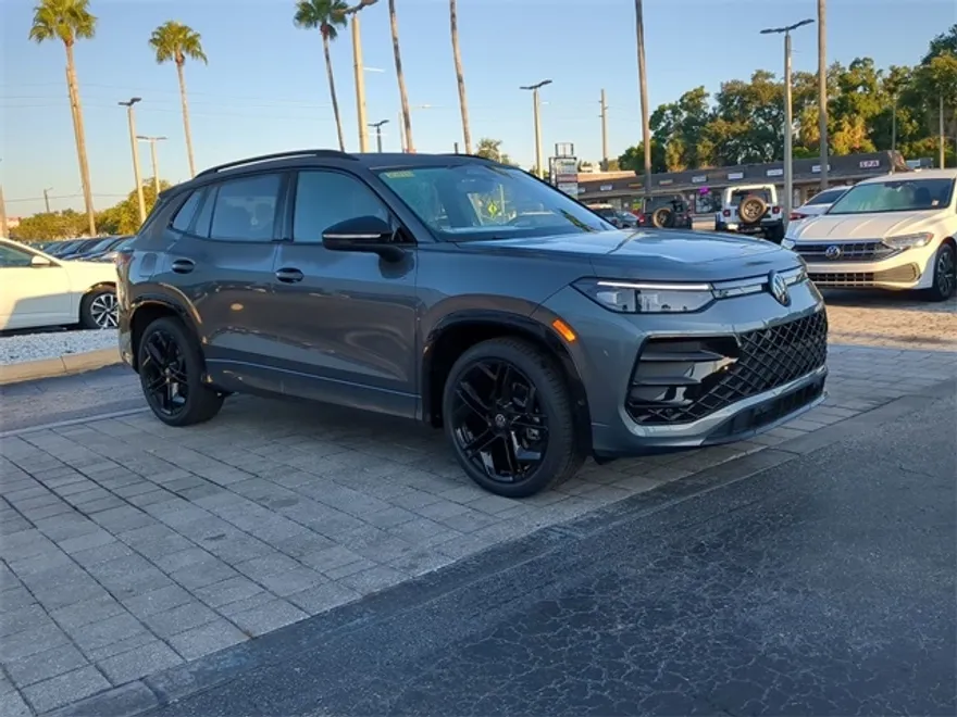 2025 Volkswagen Tiguan SE R-Line Black photo 1