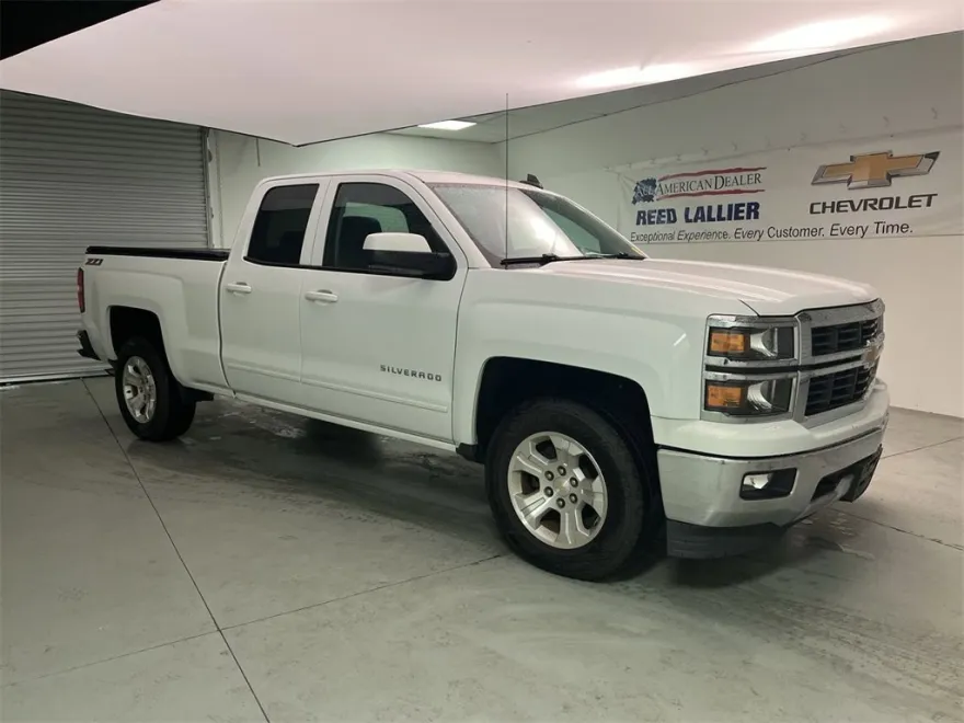 2015 Chevrolet Silverado 1500 LT photo 1