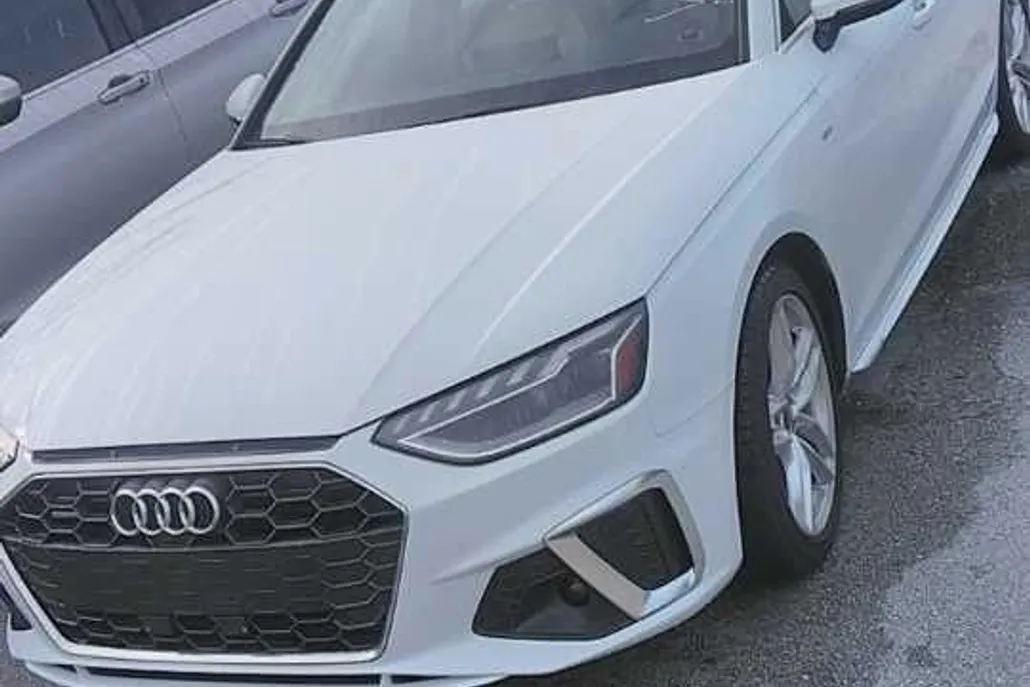 2024 Audi A4 45 S line Premium Plus photo 1