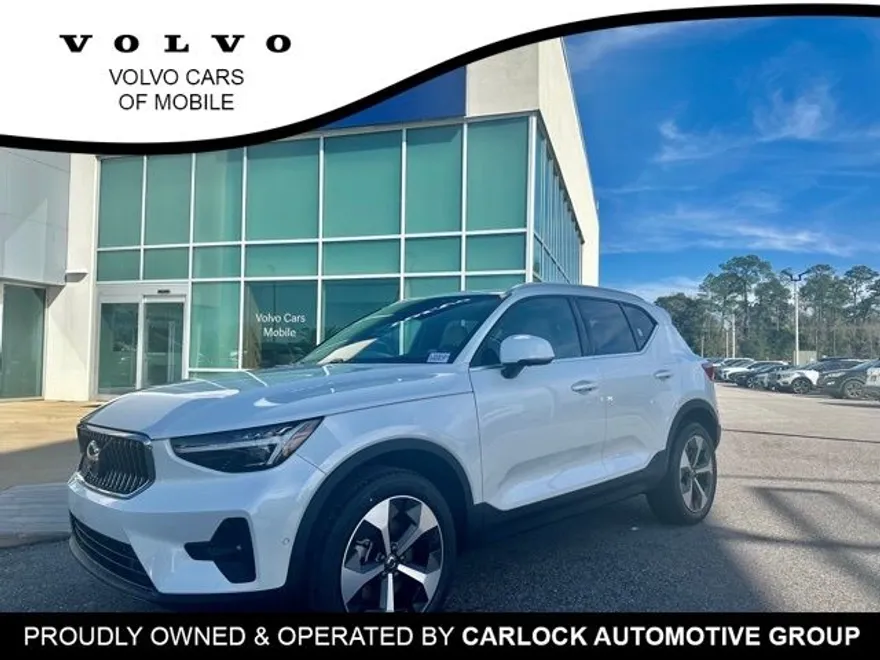 2024 Volvo XC40 Plus photo 1