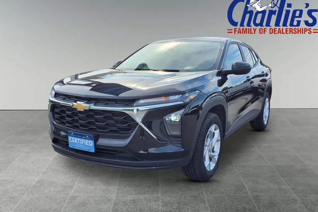 2024 Chevrolet Trax LS photo 1