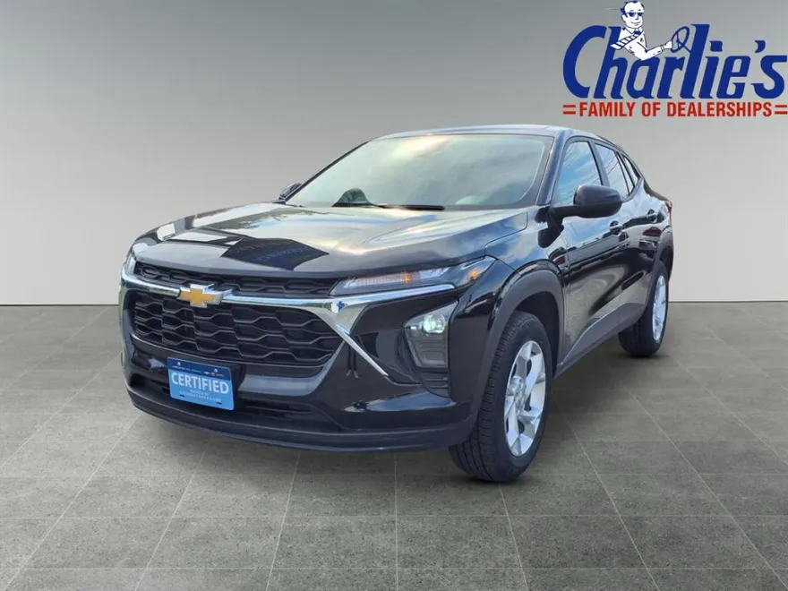 2024 Chevrolet Trax LS photo 1