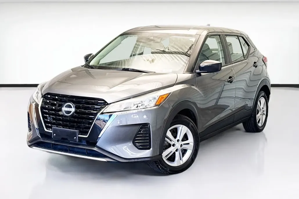2023 Nissan Kicks S photo 1