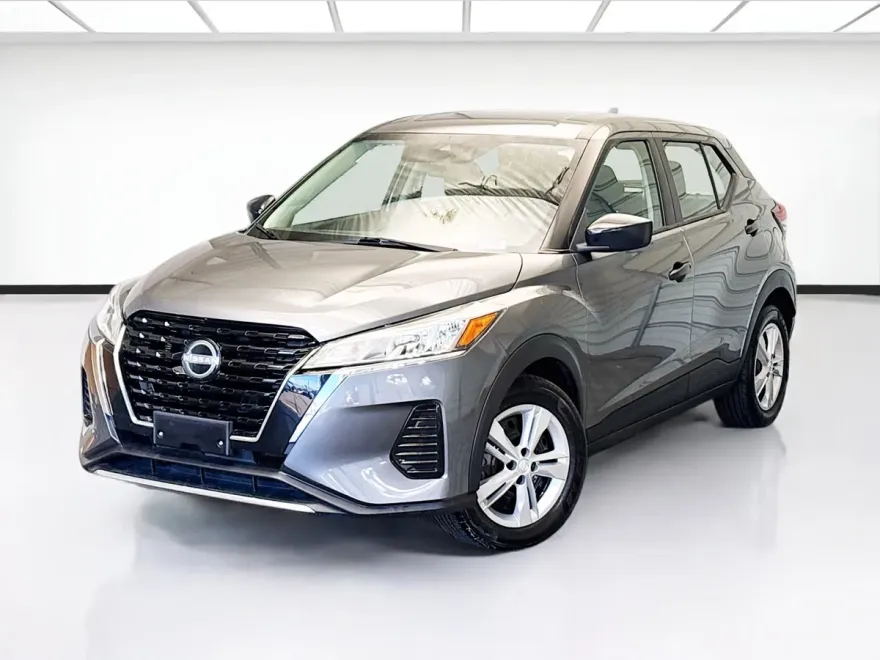 2023 Nissan Kicks S photo 1
