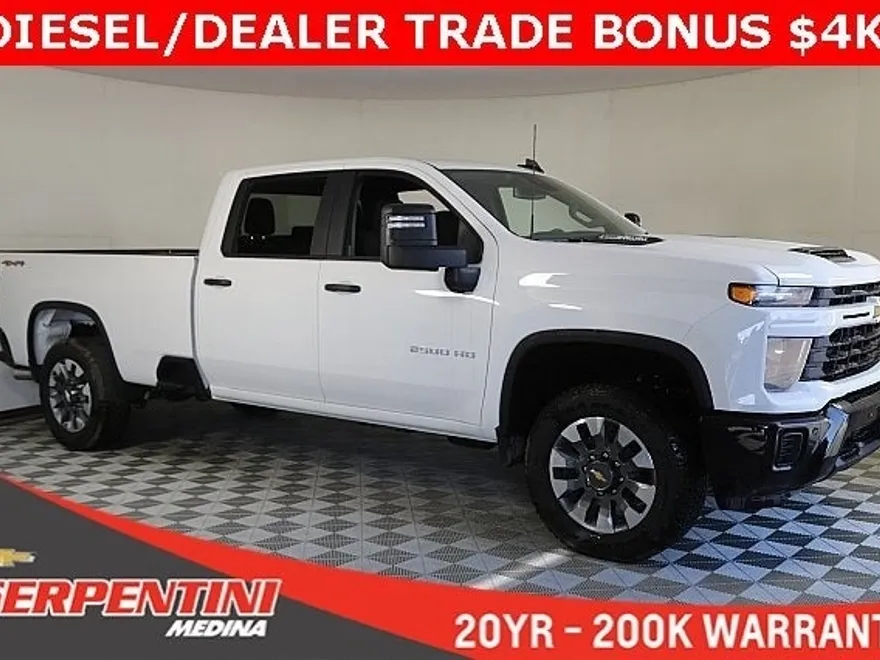 2025 Chevrolet Silverado 2500HD Custom photo 1
