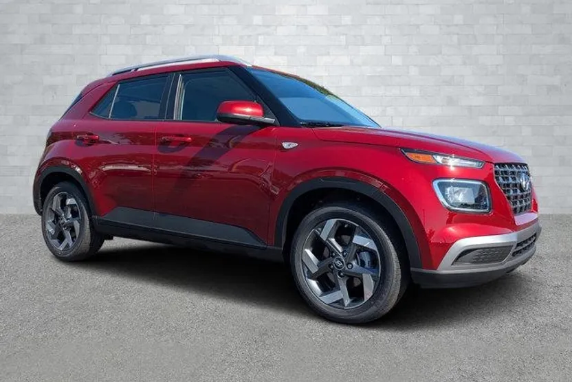 2025 Hyundai Venue SEL photo 1