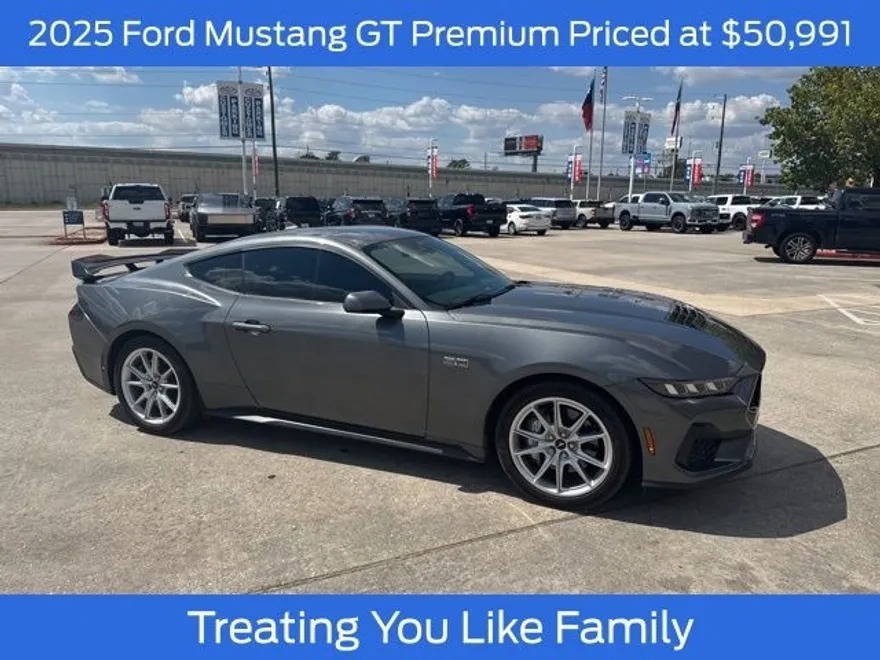 2025 Ford Mustang GT Premium photo 1