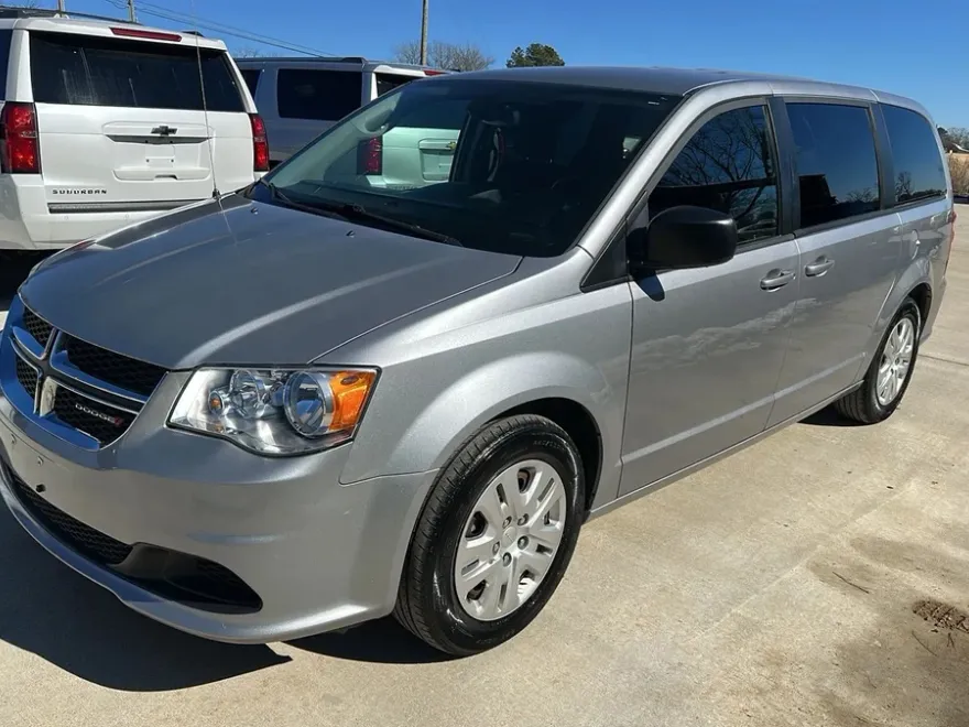 2018 Dodge Grand Caravan SE photo 1