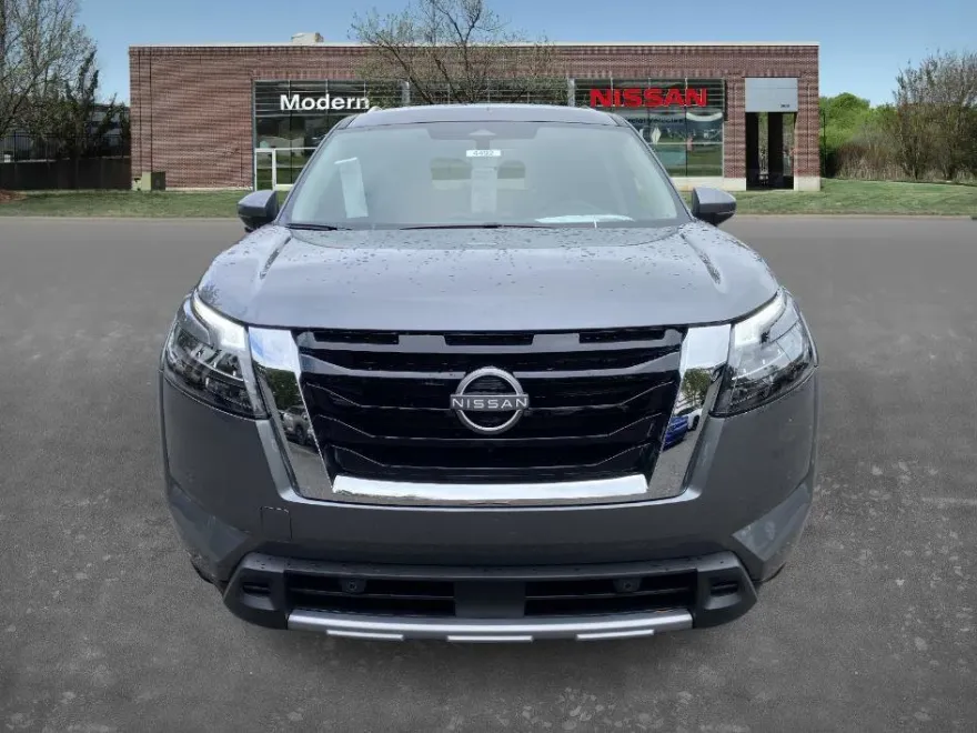 2025 Nissan Pathfinder SL photo 1