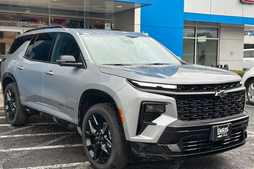 2026 Chevrolet Traverse RS photo 1