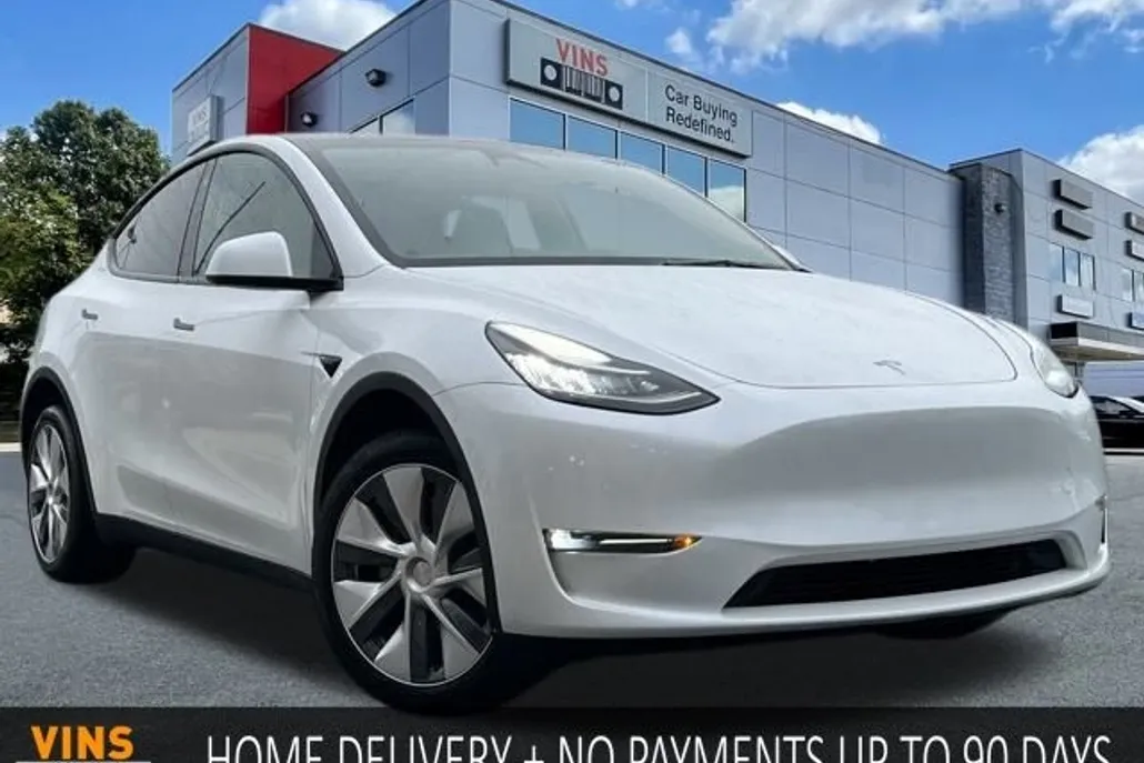 2023 Tesla Model Y Long Range photo 1