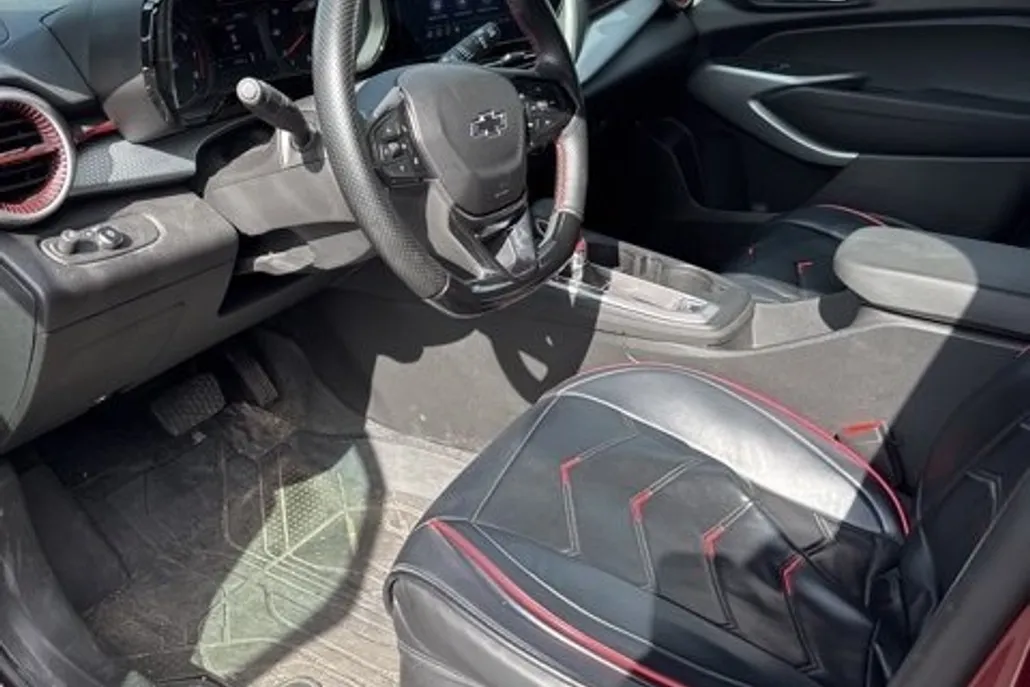 2024 Chevrolet Trax photo 1