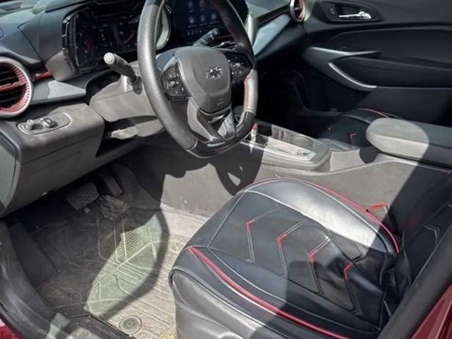 2024 Chevrolet Trax photo 1