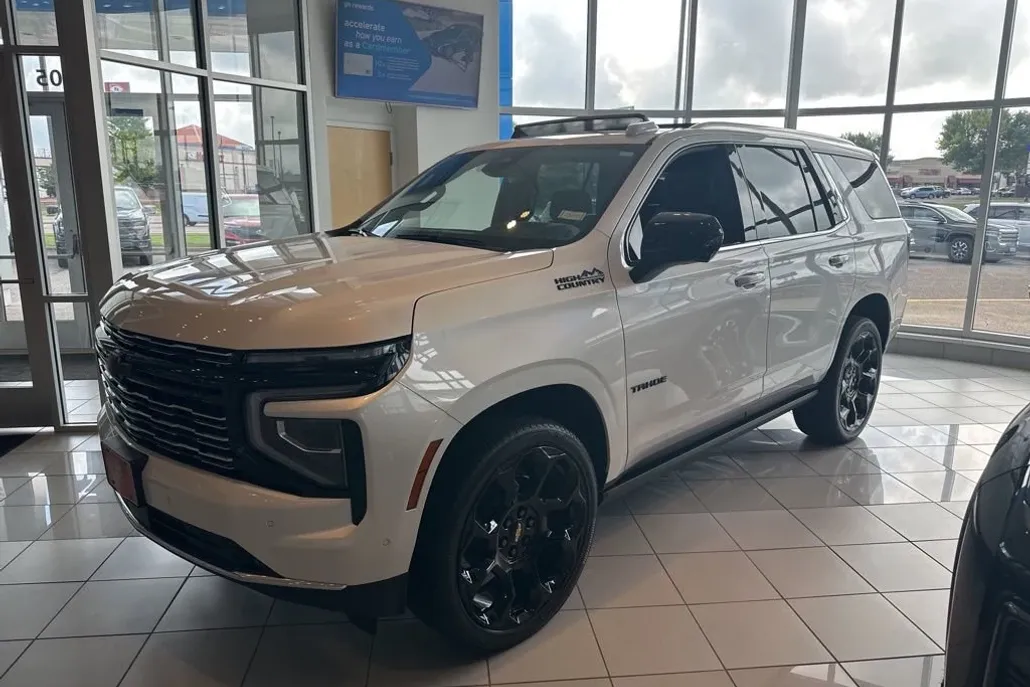 2025 Chevrolet Tahoe High Country photo 1