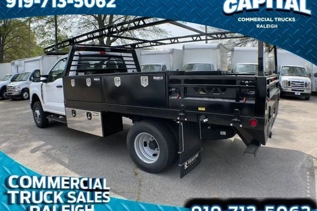2023 Ford F-350 XL photo 1