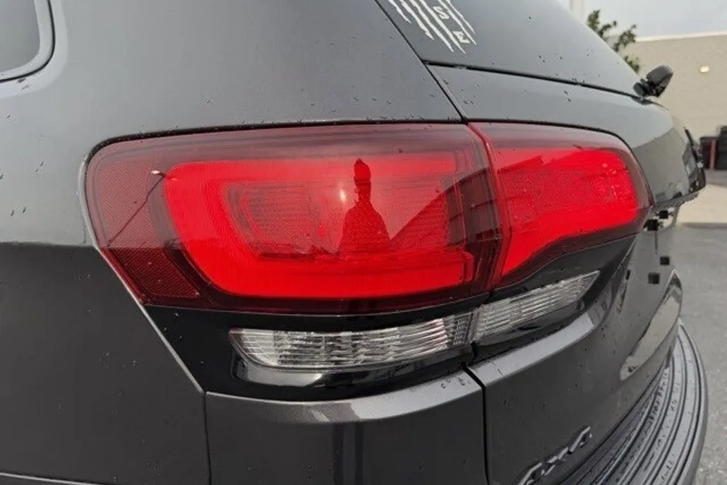 2020 Jeep Grand Cherokee Altitude photo 1
