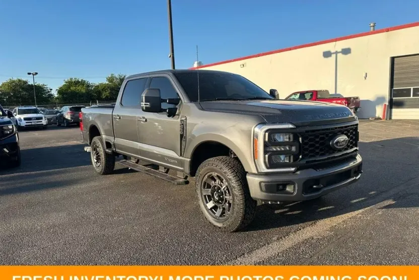 2023 Ford F-250 photo 1