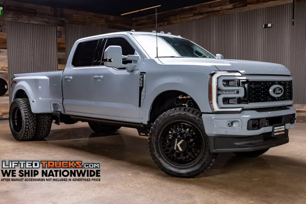 2025 Ford F-350 photo 1