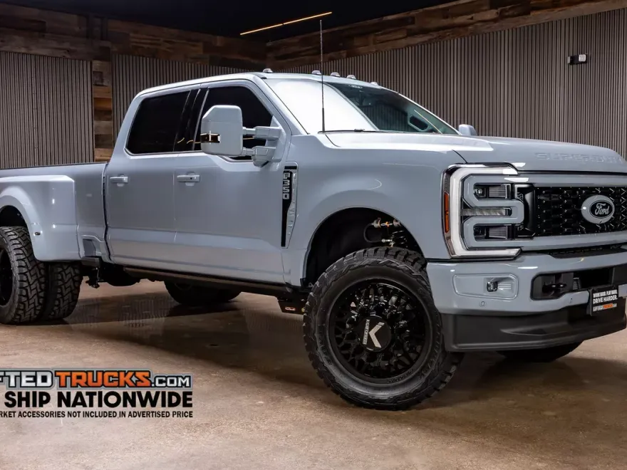 2025 Ford F-350 photo 1